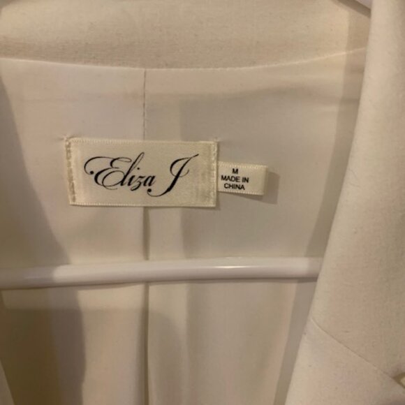 Eliza J Off-White Ruched Sleeve Blazer - Picture 3 of 4